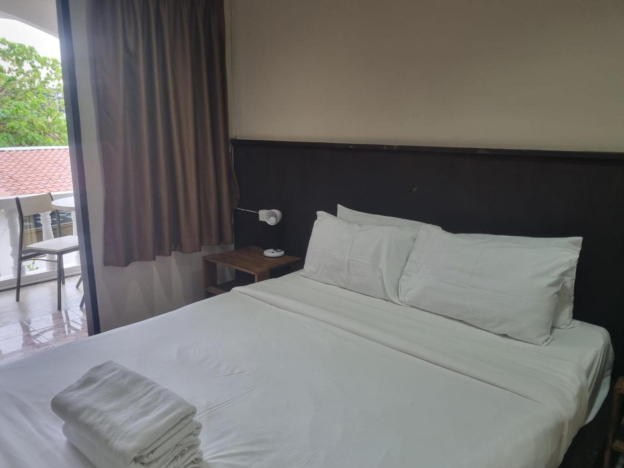 New Breakers Hotel Rawai Екстер'єр фото