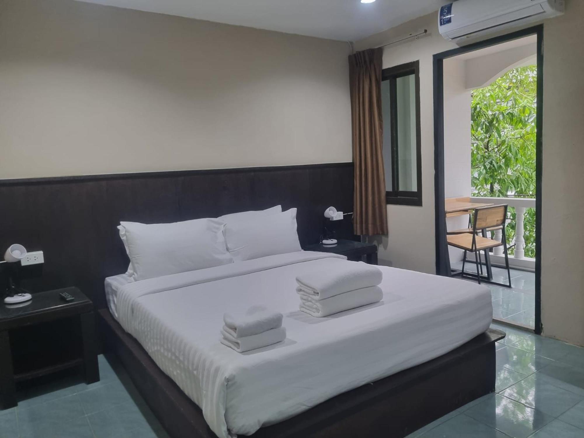 New Breakers Hotel Rawai Екстер'єр фото