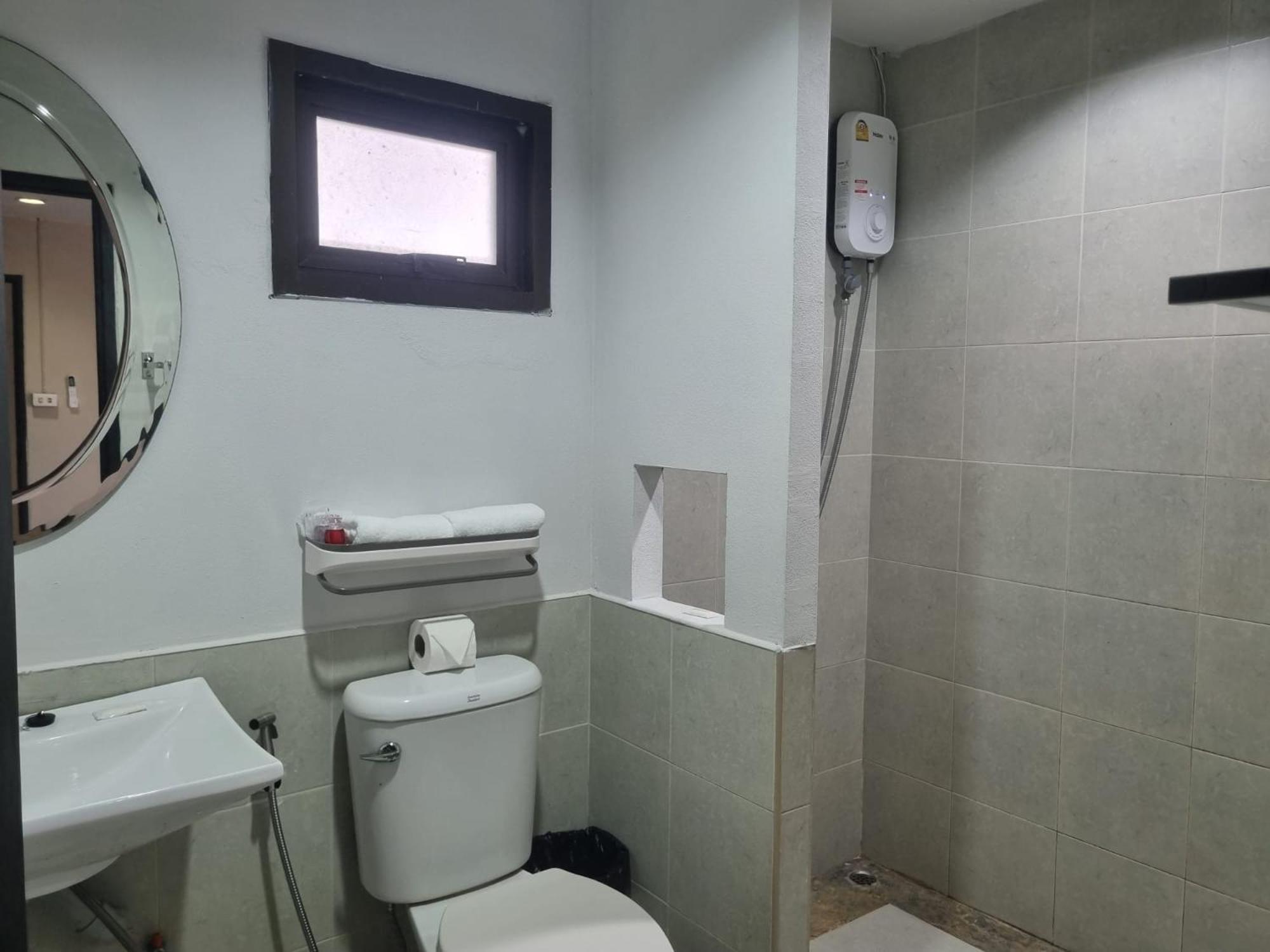 New Breakers Hotel Rawai Екстер'єр фото