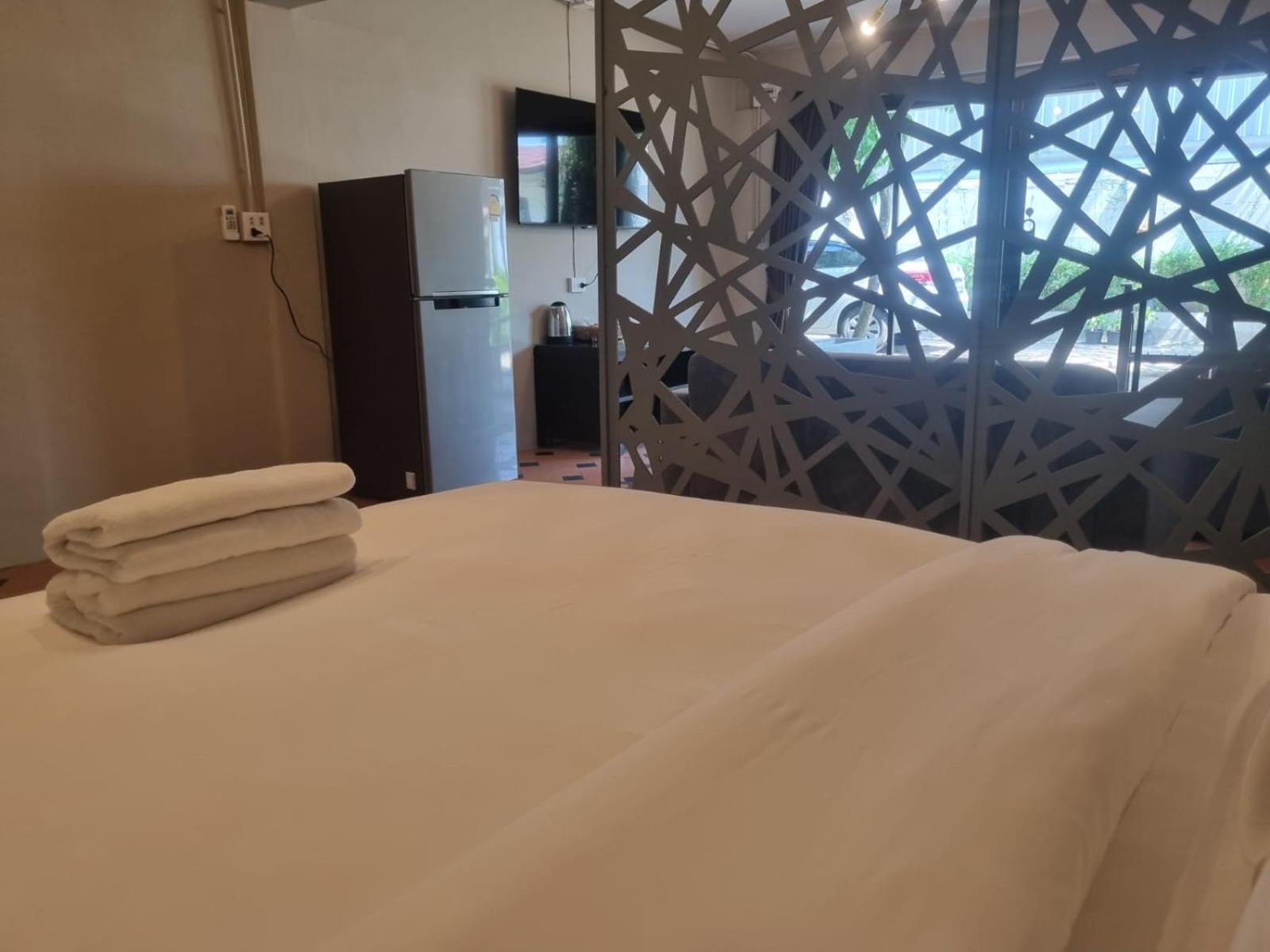 New Breakers Hotel Rawai Екстер'єр фото